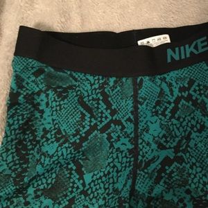 NIKE pros teal and black pattern